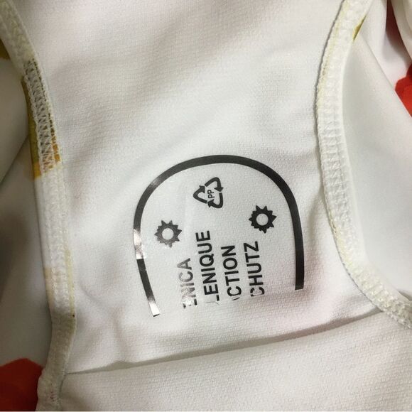 Portillo’s NWOT Fun Pepper Print One Piece Swimsuit Size Medium - Picture 9 of 10